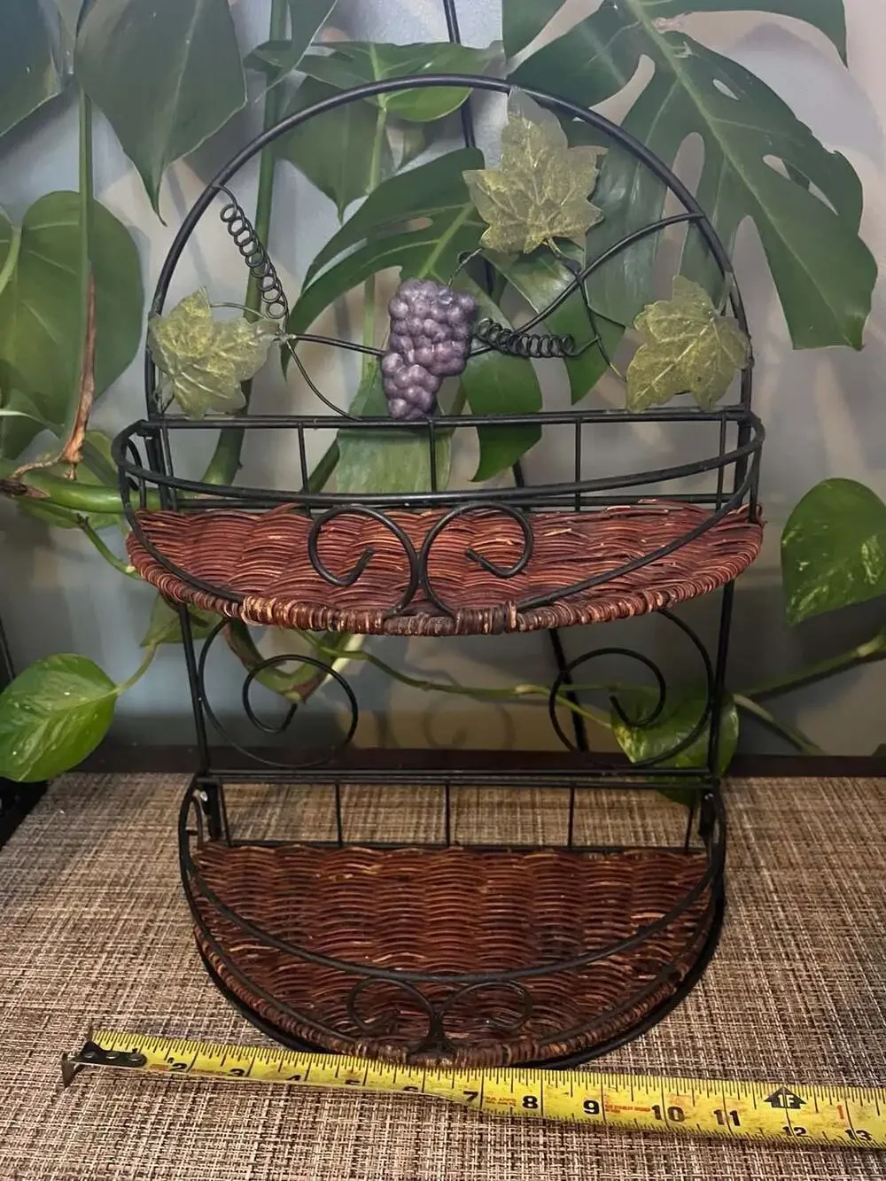 Vintage Home Interiors 2-Tier Wicker and Metal Grape Wall Shelf, 12-Inch